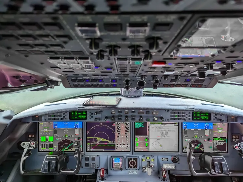 The Quiet Floor: Inside the Operations Room That Decides Whether Your Jet Leaves on Time